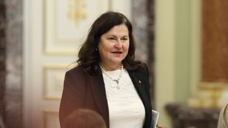 Катаріна Матернова.