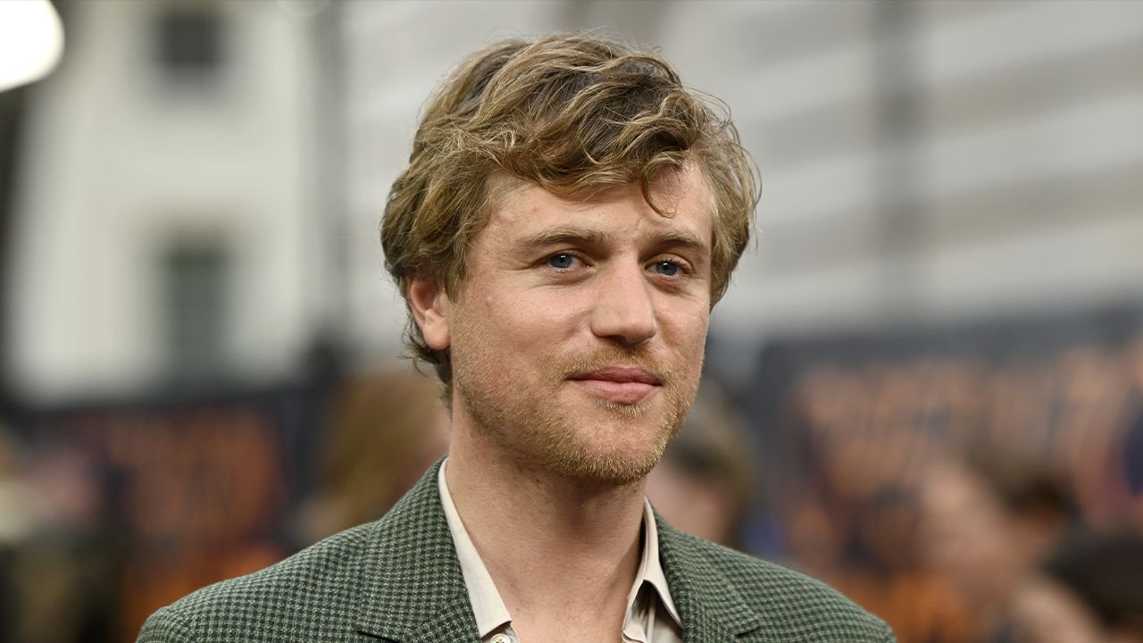 Малфой, Візлі та Дурслей: HBO оголосив акторів на другорядні ролі у серіалі за Гаррі Поттером Фото 1 Джонні Флінн