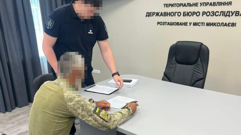 побив курсанта прикладом автомата