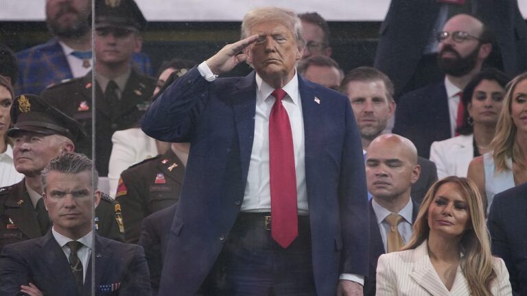 Трамп на параді