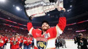 Метью Ткачук НХЛ