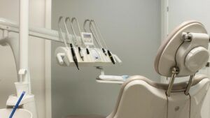 стоматологія фейковий дантист Чехія