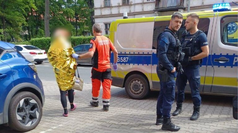 у польщі чоловік катував українку