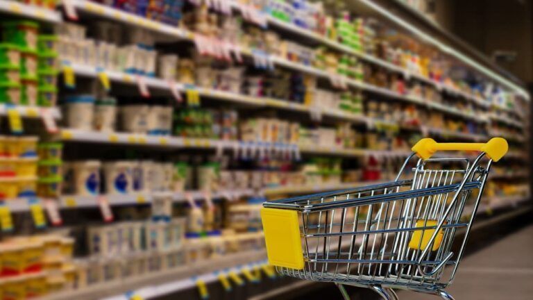 Чому доставка продуктів з супермаркету набуває шаленої популярності