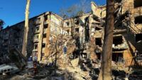 Шевченківський район Києва - зруйновано підʼїзд будинку