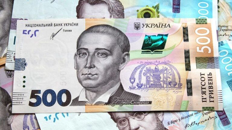 скільки можна стояти на біржі праці