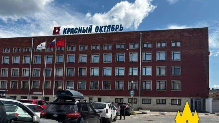 завод Красний Октябрь в Петербурзі