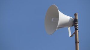 гучномовець, тривога