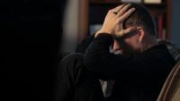 порада ШІ довела до психлікарні