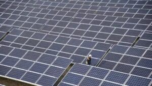 Затримка виплат за зеленим тарифом: куди звертатися та що відомо