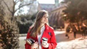 хто отримує стипендію на першому курсі,