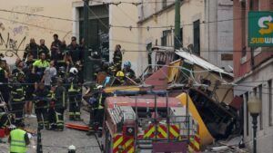 У Лісабоні з рейок зійшов електричний трамвай