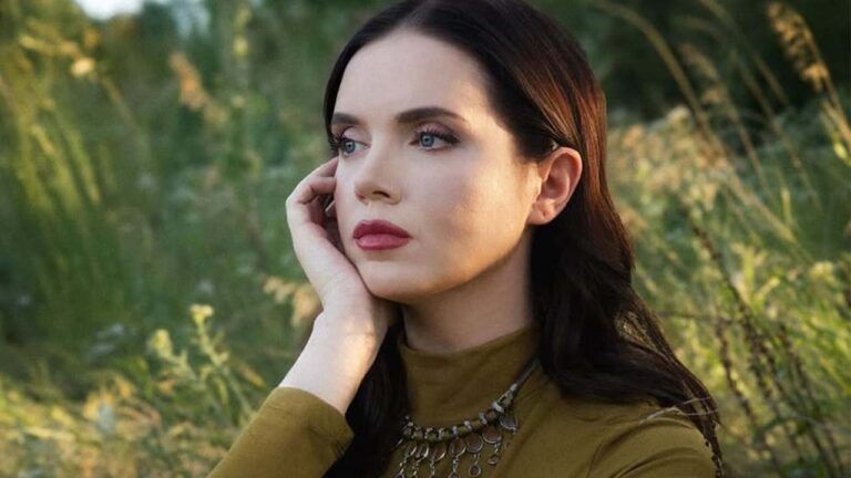 Яніна Соколова