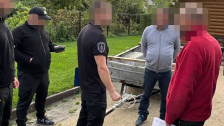 командир з рівного змушував будувати дім