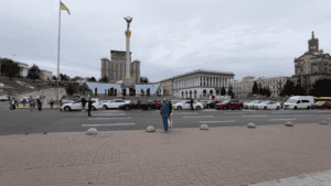 Хрещатик зупинився на хвилину: кияни вшанували загиблих героїв