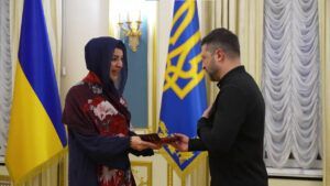 Зеленський вручив орден княгині Ольги міністерці ОАЕ: подробиці
