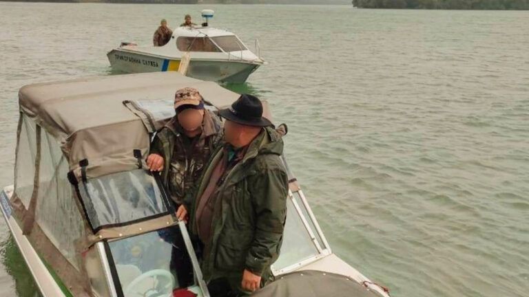 Два румынских катера нарушили границу Украины на реке Дунай