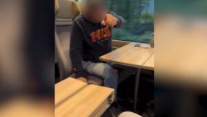 москаль наїжджає через укрмову