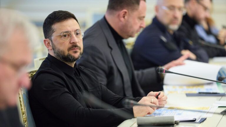 Зеленский рассказал, когда нужно запустить программу экспорта украинского оружия