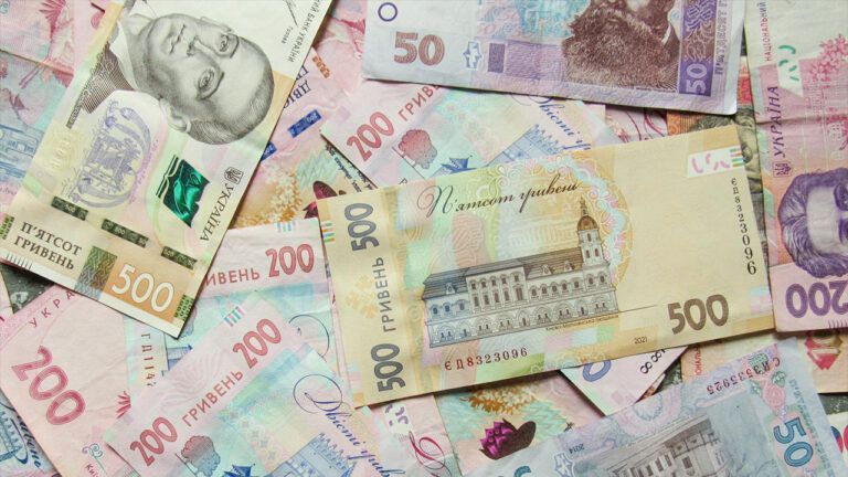 НБУ вилучає з обігу банкноти старих зразків