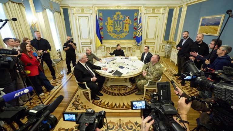 Чому РФ не має спроможності збільшувати виробництво КАБ – пояснення Зеленського