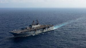 USS Gravely и USS Iwo Jima подошли к берегам Венесуэлы: подробности
