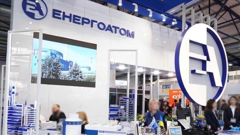 В Україні викрито посадовицю Енергоатому, яка вимагала хабар