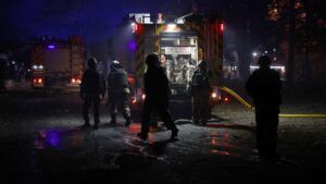 Взрывы в Днепре 17 ноября: есть пострадавшие, разрушены здания и авто рятувальники