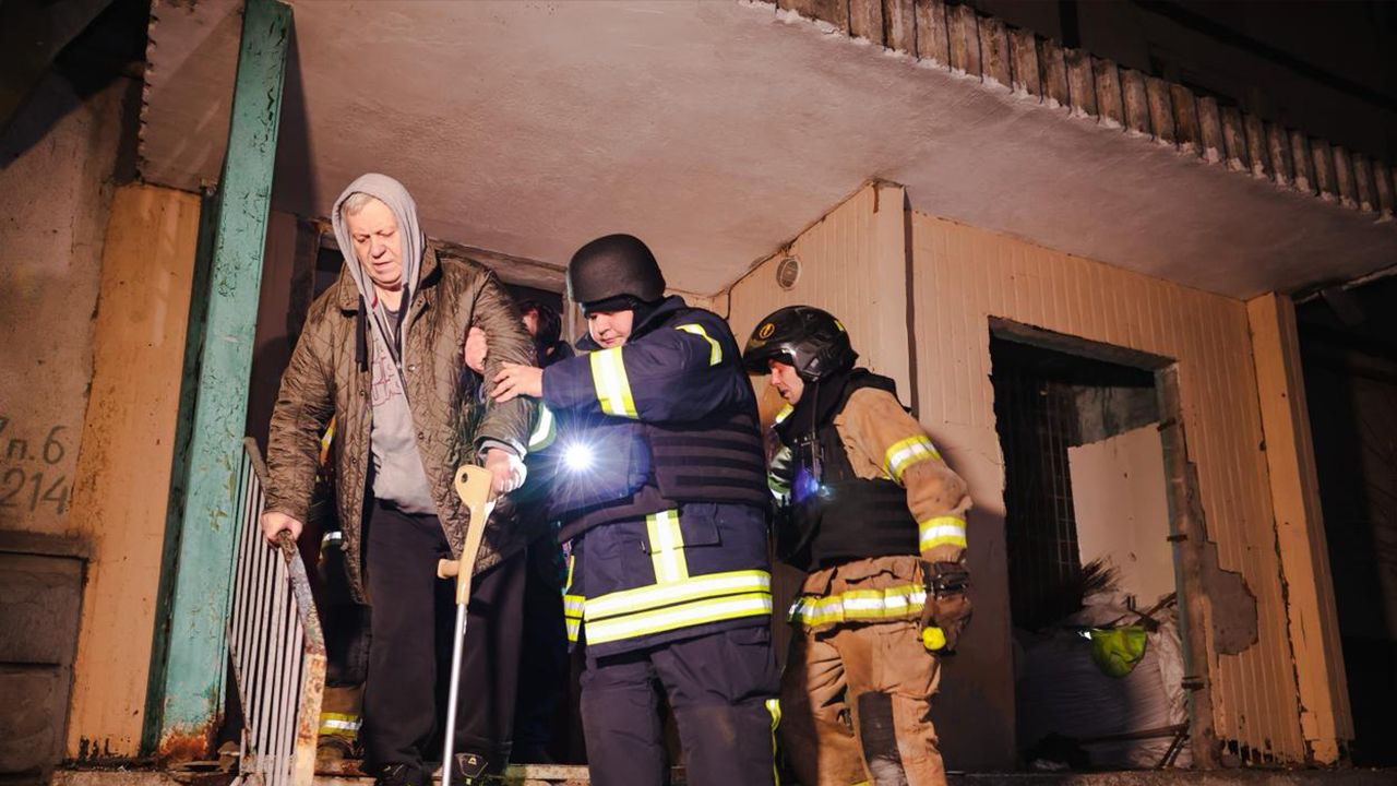 Обстріл України 19 листопада: удар по енергетиці, 26 загиблих у Тернополі, десятки поранених Фото 4 Масований обстріл України 19 листопада 2025 року: де були прильоти ракет РФ Фото 4
