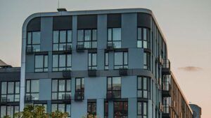 нерухомість