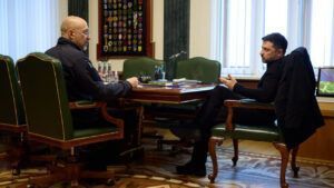 Уже пора менять план обороны Украины — Зеленский