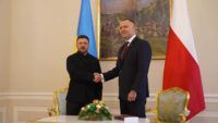Президент Польши Навроцкий лишил Зеленского ордена Белого Орла