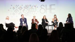 У Києві відбувся She Congress: про жіноче лідерство, бізнес і роль жінок у ЗСУ
