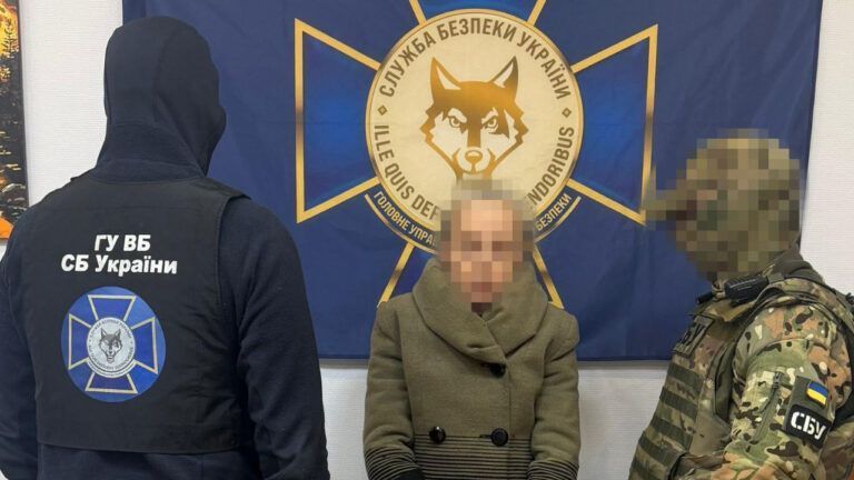 Задержание российской агентки в Одессе: корректировала удары РФ под видом выгула собак
