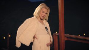 Алина Гросу впервые станет мамой: певица подтвердила беременность в новом клипе