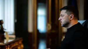 Можлива зустріч і новий тиск: Зеленський озвучив прогнози до осені