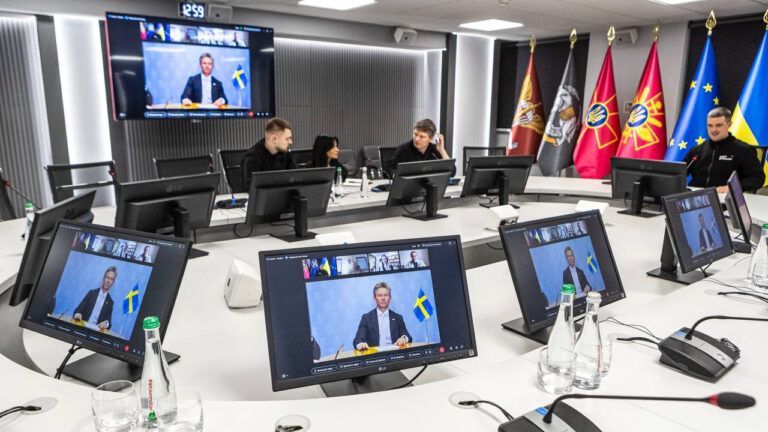 Швеція готує великий пакет допомоги для України: ППО, радари Saab і РЕБ