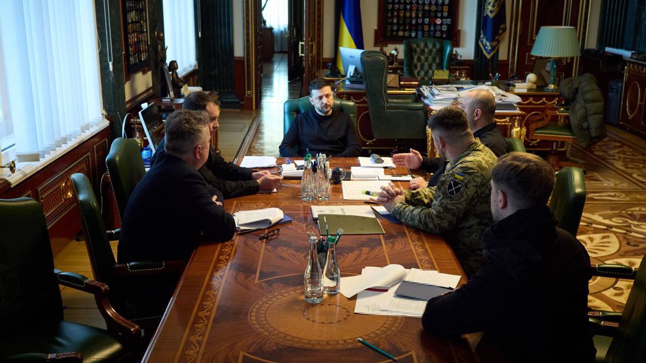 Володимир Зеленський і команда України на переговори в Абу-Дабі