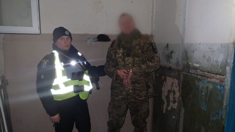 напад з ножем у Києві