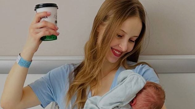 Многодетная мама в чате: Анна Сагайдачная родила третьего ребенка Анна Сагайдачна втретє стала мамою