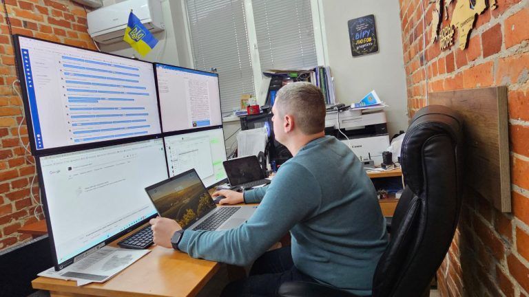АТОшника, который числился живым в плену, вернули мертвым: в Харькове судят обвиняемых в его похищении