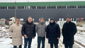 будівництво заводу