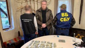 затримано двох посадовців обласних управлінь СБУ