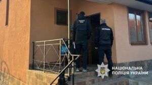 Махінації з медичними гарантіями: поліція проводить обшуки по всій Україні