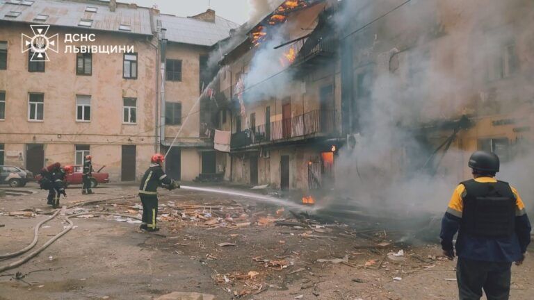 Понад 3000 дронів і 1450 авіабомб: Зеленський про масштаби атак РФ