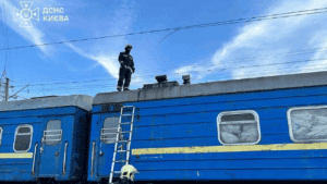 У Києві підлітків уразило струмом на даху потяга