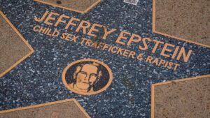 справу Епштейна екранізують
