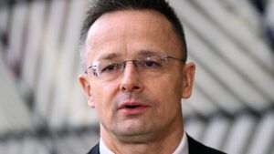 Петер Сійярто