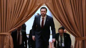 США та Іран не досягли миру: Венс залишив Пакистан після нічних переговорів Джей Ді Венс