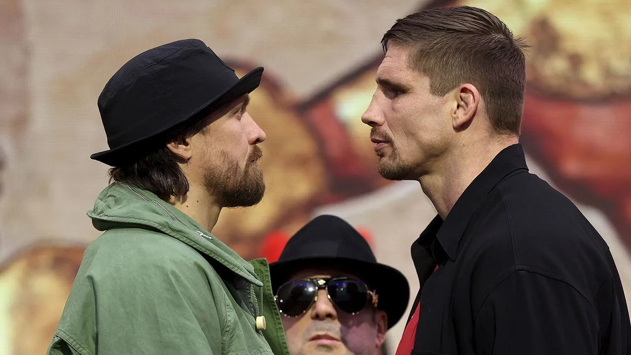 Усик і Верховен влаштували напружену дуель поглядів перед майбутнім боєм